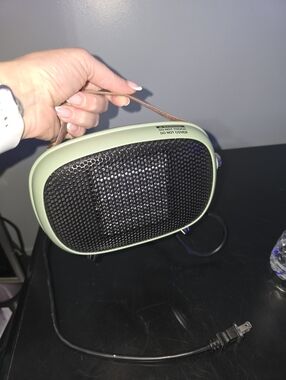 Portable Electric Soace Heater Mini Desk Top Feet